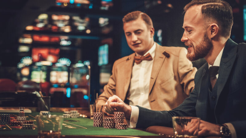 Organiser un tournoi de poker de casino : guide
